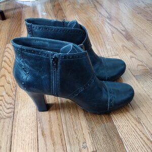 Black Aerosoles Heeled Ankle Boots